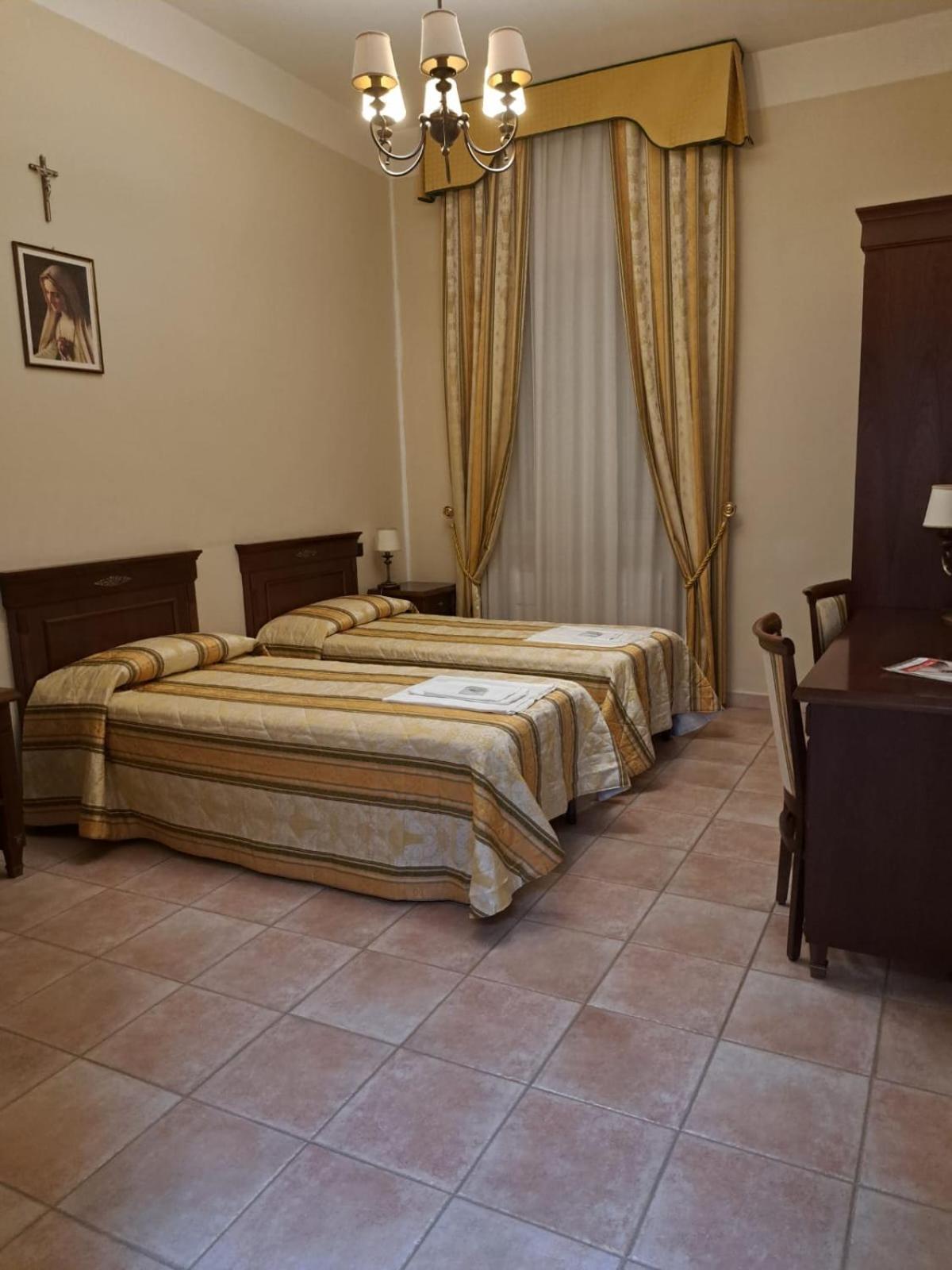 Casapaceebene Hotel San Giovanni Rotondo Ngoại thất bức ảnh